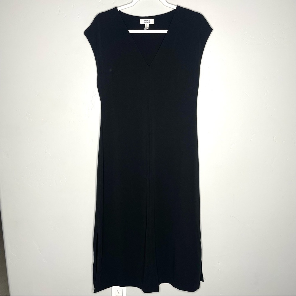 COS Midi Dress Sleeveless Medium Black V-Neck‎